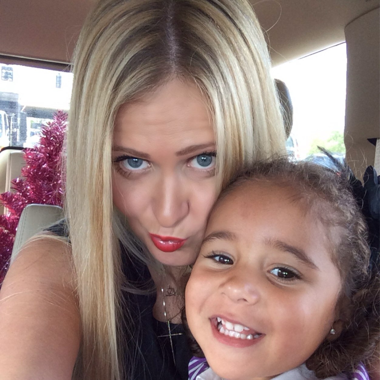 StyleByDanielle's profile picture. Live Life Love God and do what you want...