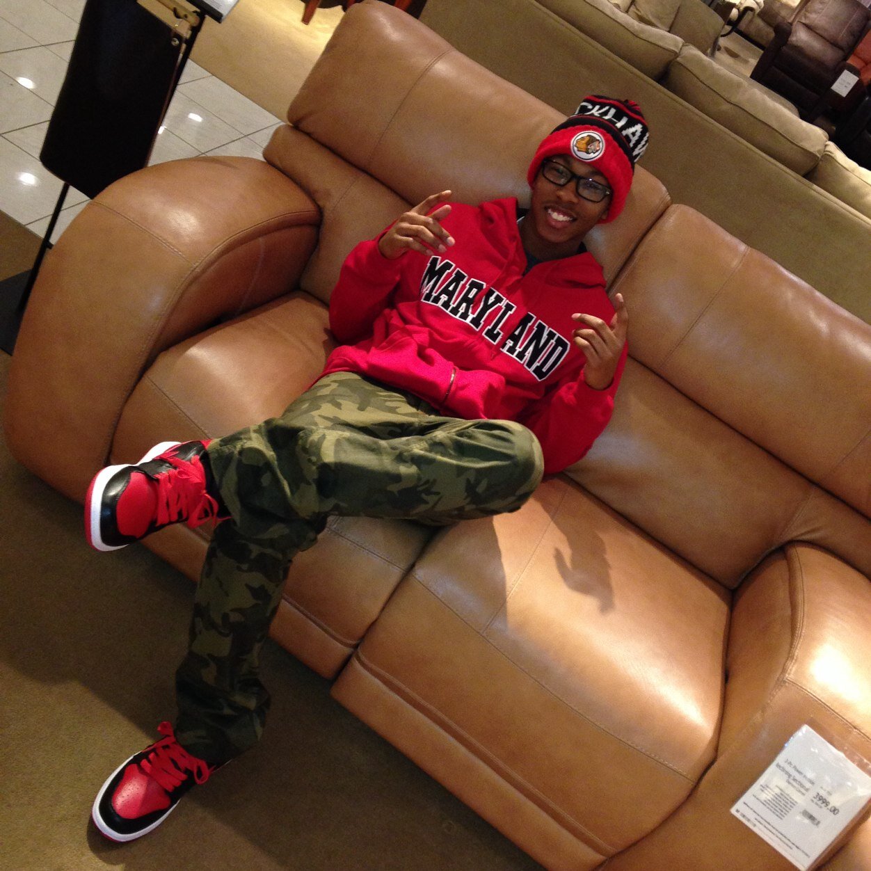 ___ie2's profile picture. TMB The Squad✊