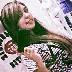 instagram:karina_trakinas , face:Karina Shiroma,                            ask: http://t.co/NADrF67YjV. =3