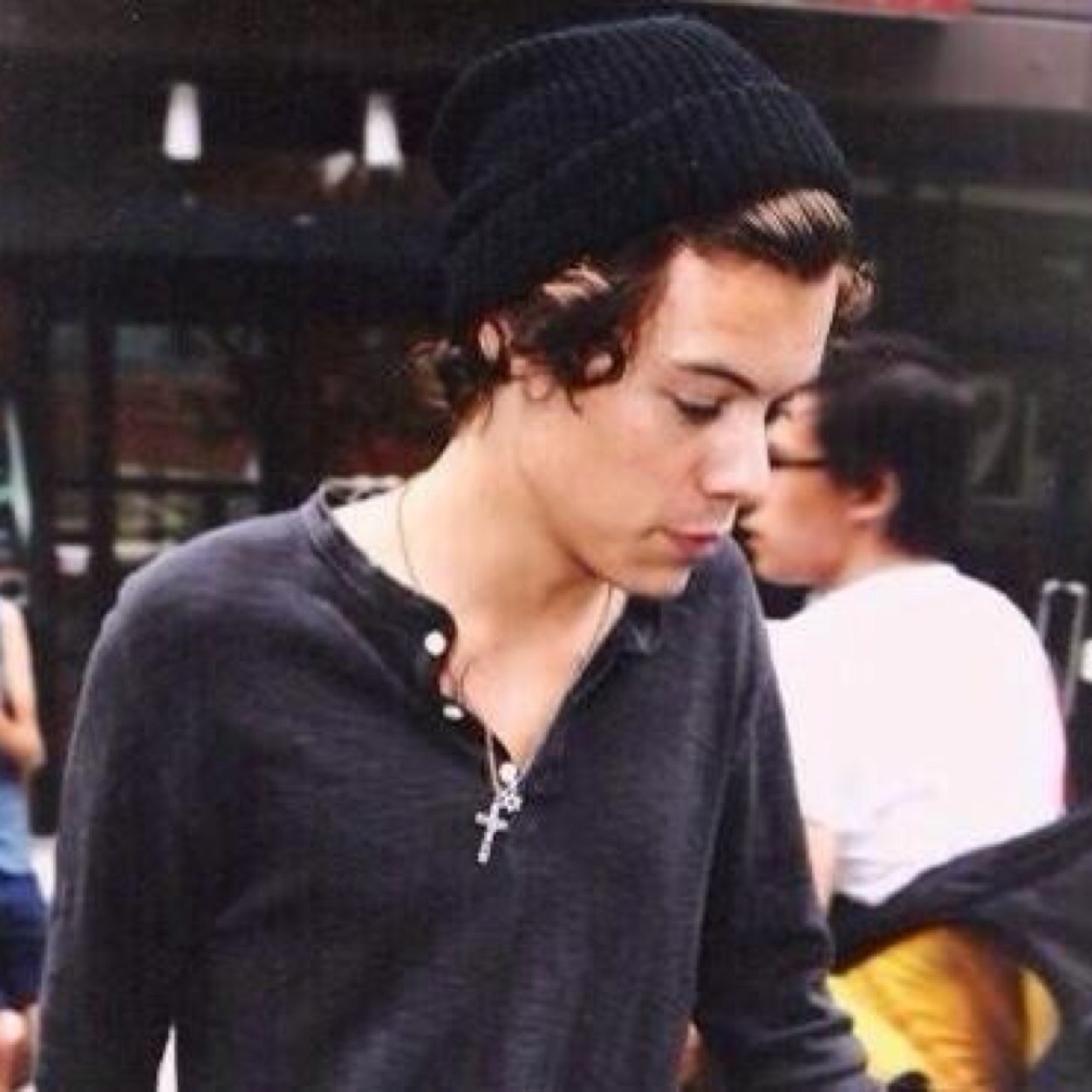 YO YOU SHOULD FOLLOW @solacehxrry BC FREE FOLLOW AND BC I THINK YOURE HECKA RAD OK ILY BYE