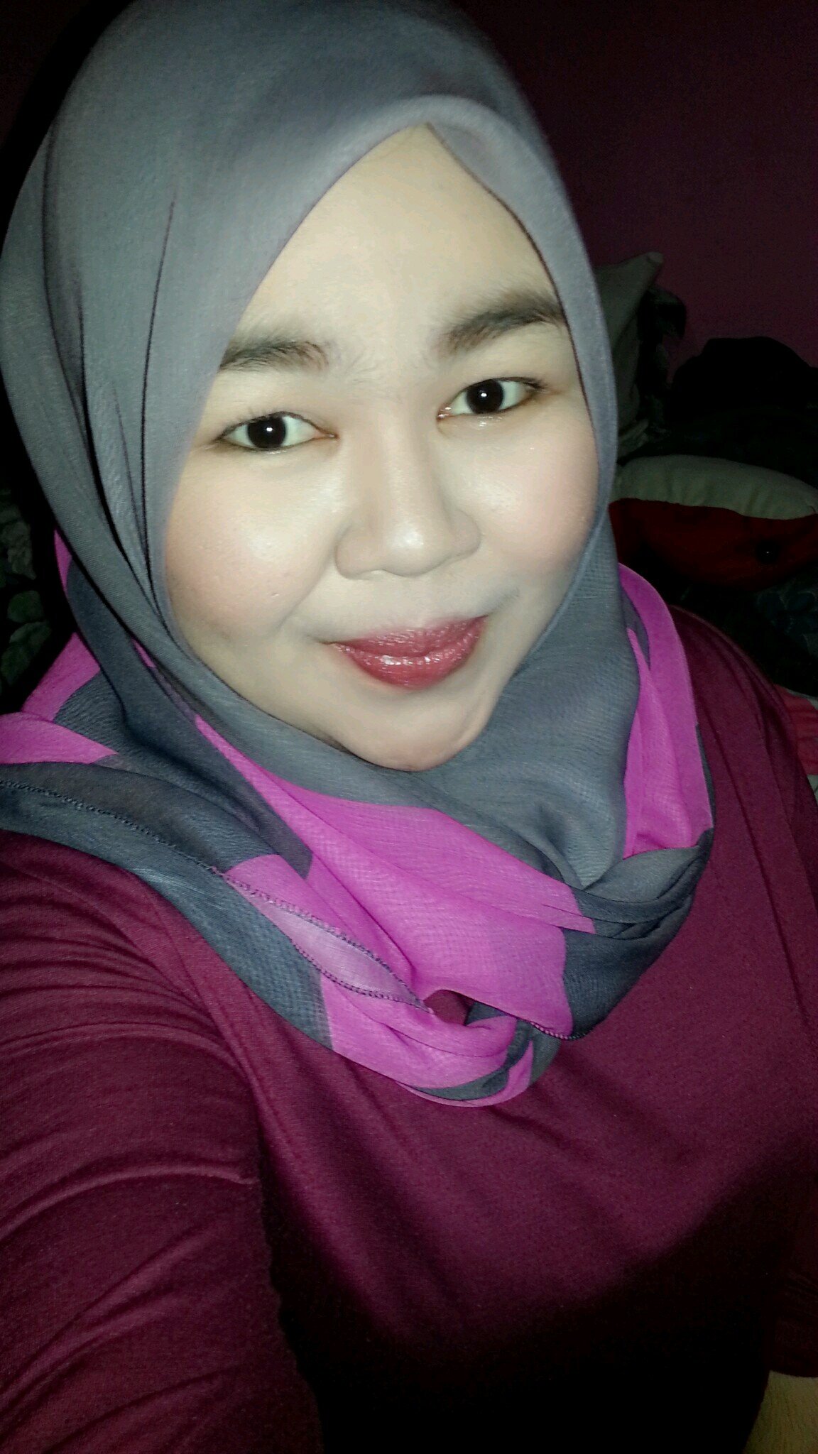 hhoohhooiii..!! aSsaLamuAiKum... mY NaMe Is AiEn.. !! MaiH Laaa FoLLoW KiTeR... NaTi KiTe FoLLoW aWoK2 bAlEk YaRp... Tq.. ~~~