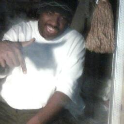 im 22 i cook im singal and im looking for that one true love  im all about gitting money