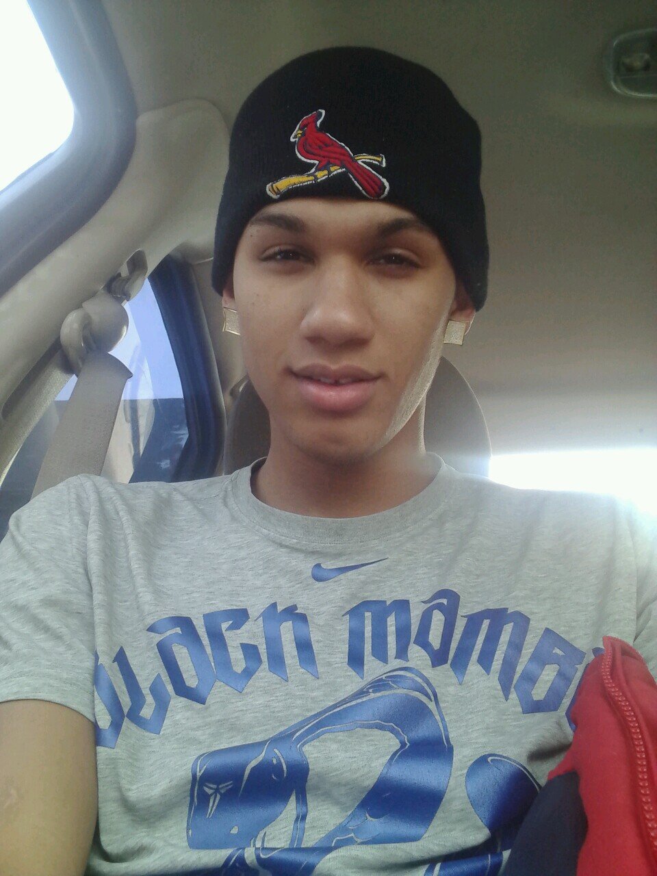 Lightskinned| Smoker| hooper|17| STL.Bound| sucess nd money is the only way out so im talking numbas