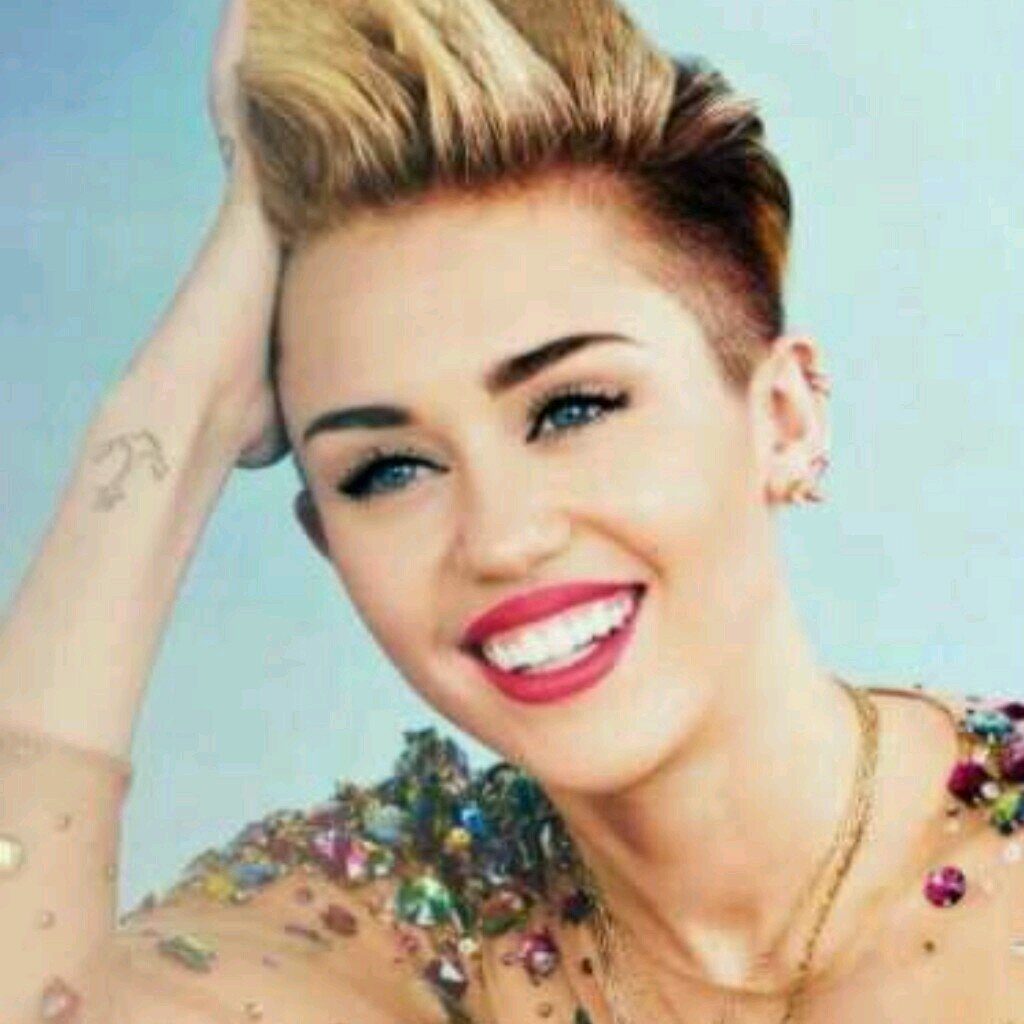 SmilersTeam's profile picture. There are multiple sides to all of us. Who we are and who we might be if we follow our dreams.-Cyrus Also follow me on @xJonalicious