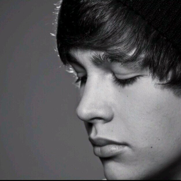 I love singing. My dream is to become a recording artist someday. I pray to god I fulfill it. p.s Im gonna be on The Voice someday:)