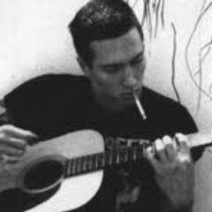 Desistir é o mesmo que morrer, medo assim não deve existir e ao entrar aqui não espere coisas boas de mim, apenas coisas sinceras.