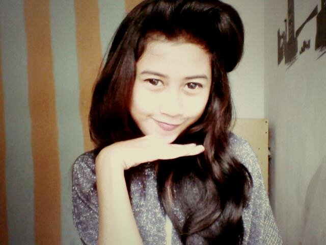 deirakirniyanti's profile picture. 