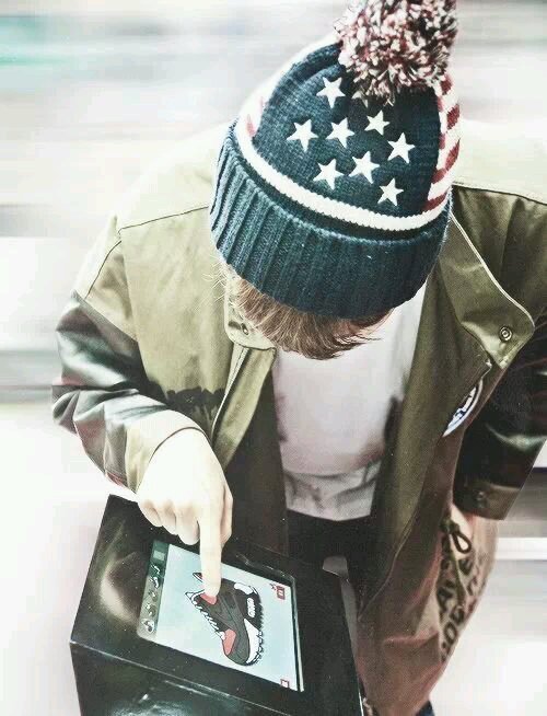 » No matter how hard you try to reach my level, you can’t block me « |Currently;HiAtus |