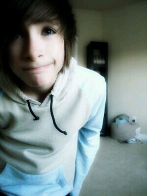 i'm in love with creepypasta but i loveeeee nina the killer please follow me;)(best freind@janey the killer)