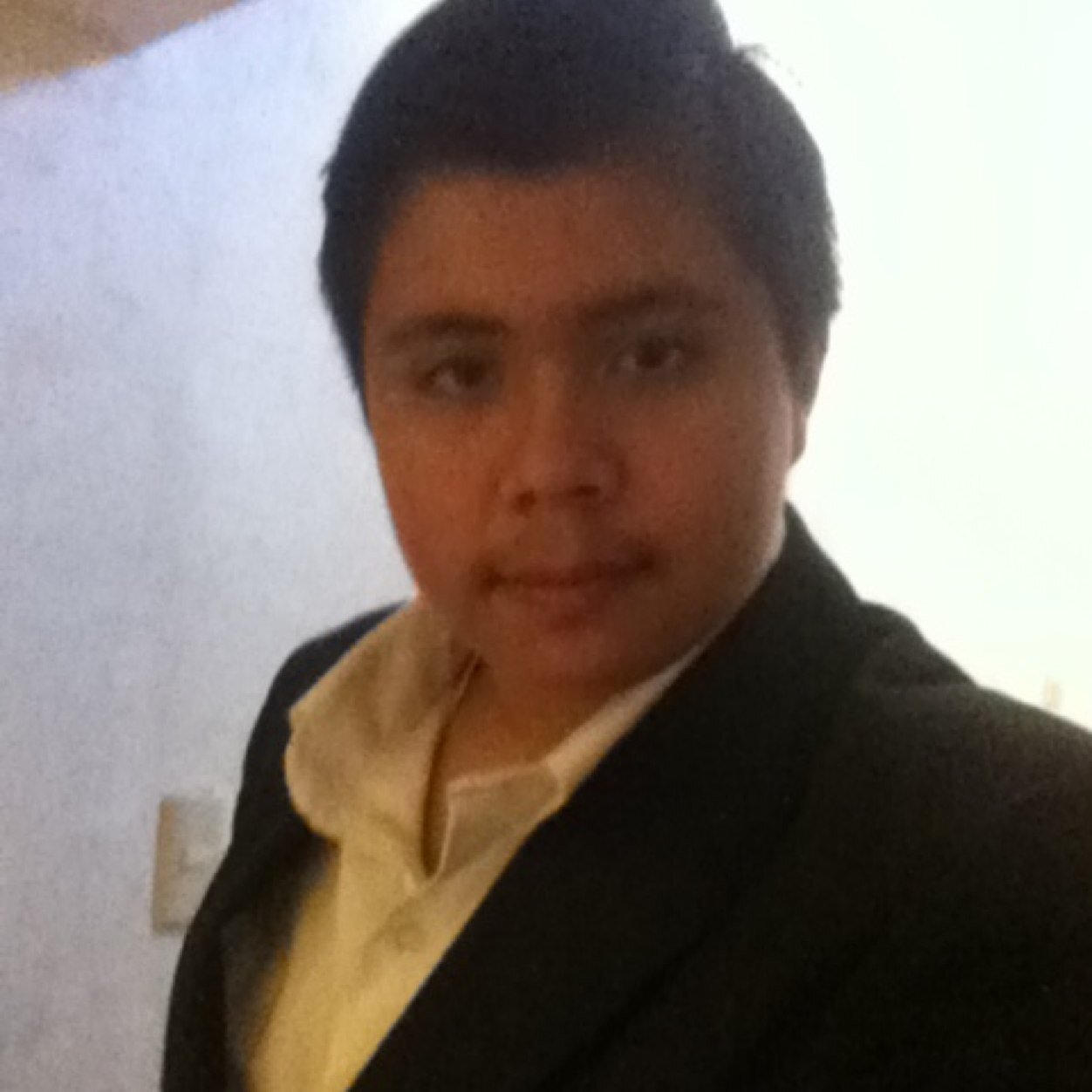 Oh...Alguien visita mi perfil, ¿Porqué no comes una galleta en lo que te mando un tweet?