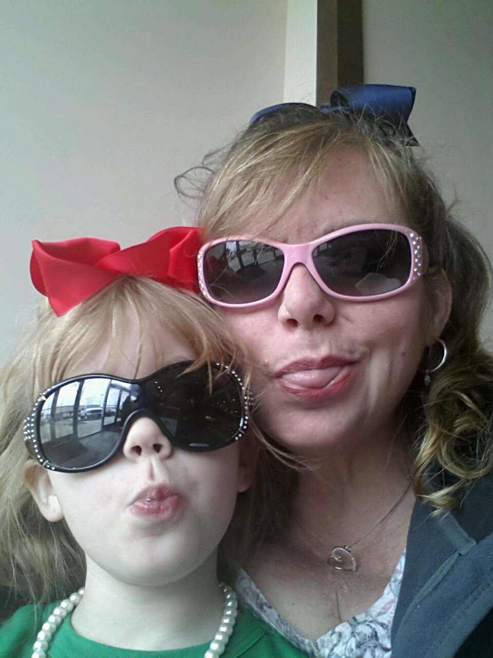 MrsJosLMiller's profile picture. I am a MOM!  It is a job that not everyone can do as well as me!