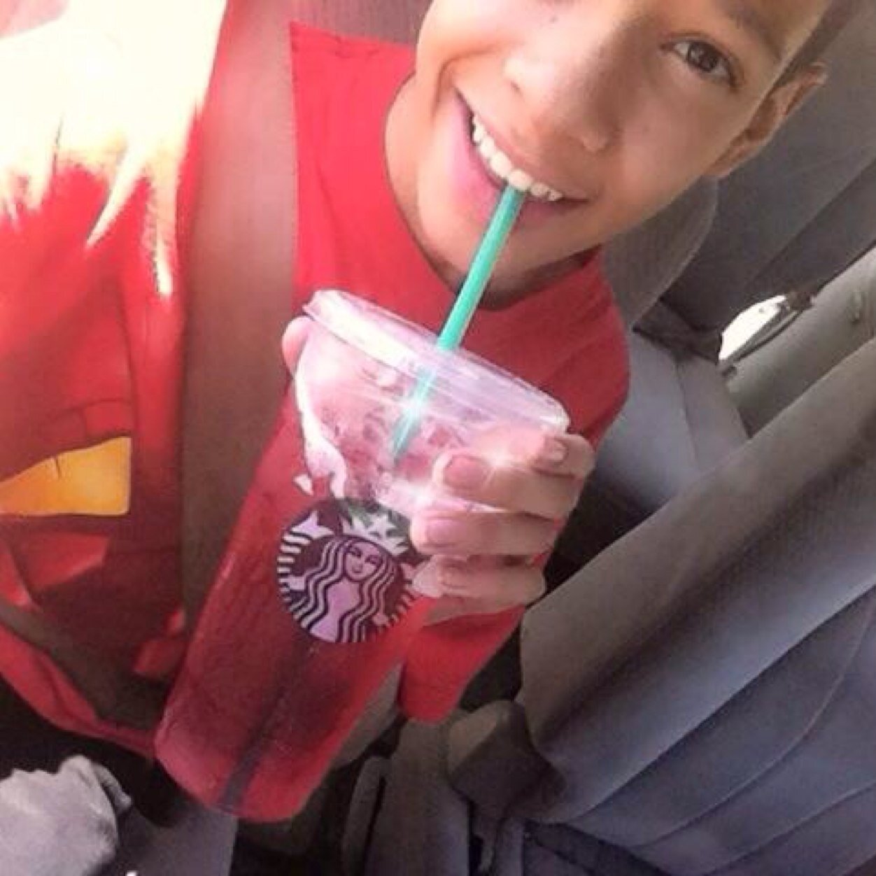 nickpeacee's profile picture. 