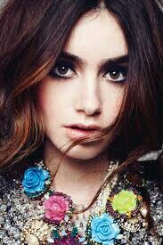 Shaelynn Nicole Dawson here. I'm Ally's older sister. 18yrs old. I'm the lead singer in a band! I also play the guitar. [Single - RP]