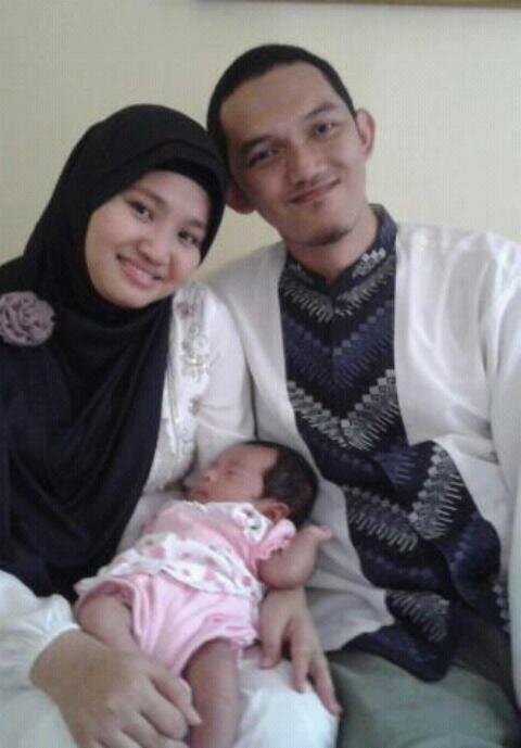 Fatin's Mom and Firdaus's wife..and proud of it ^_^