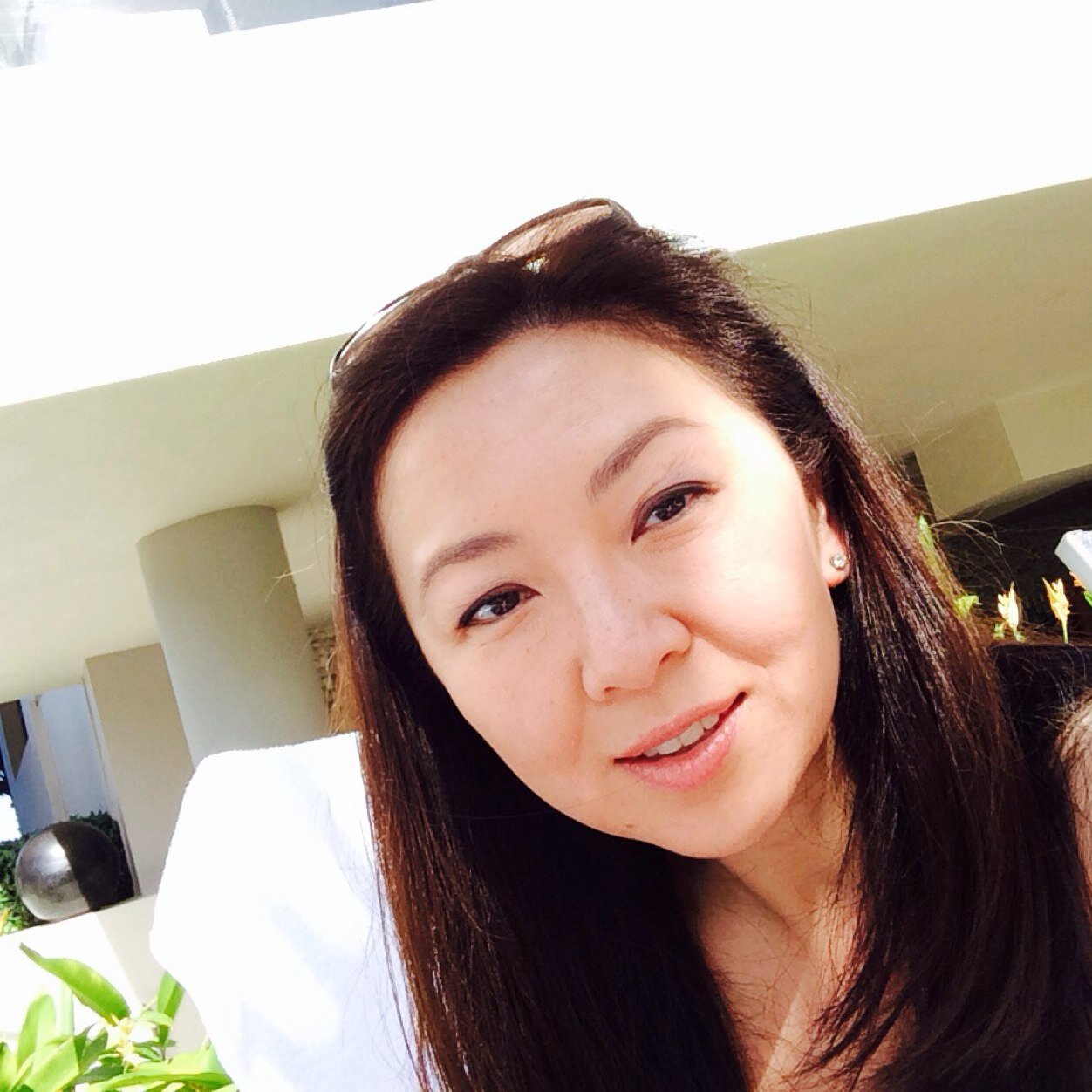 LittleTeddyNY's profile picture. Mom, small business owner, daydreamer.