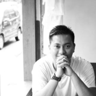 A complicated man who wants to reach many things in his own listed mind.