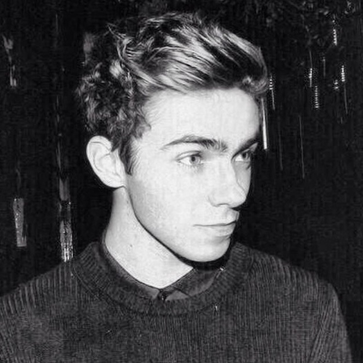 DoesHateFade's profile picture. 