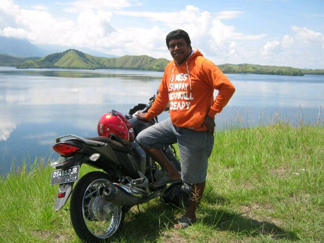 MarthenLeihite's profile picture. Santai & tetap percaya bahwa Tuhan yang merencanakan yang terbaik bagiku...