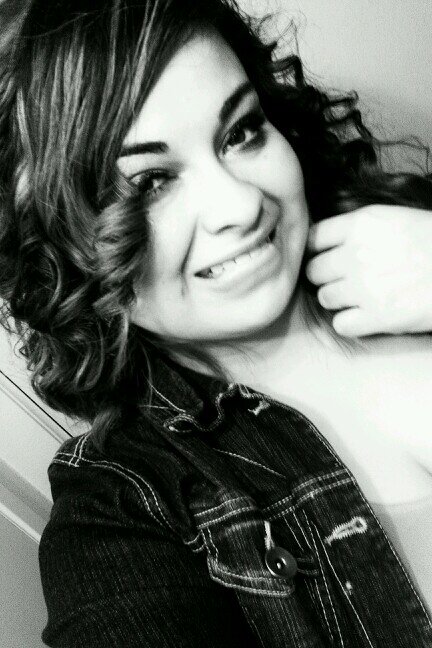 I'm 27, happy with me, simple ole me... Mu$ic, Lov3, n my mini. just trying to live my life by my dreams blue prints XOXO