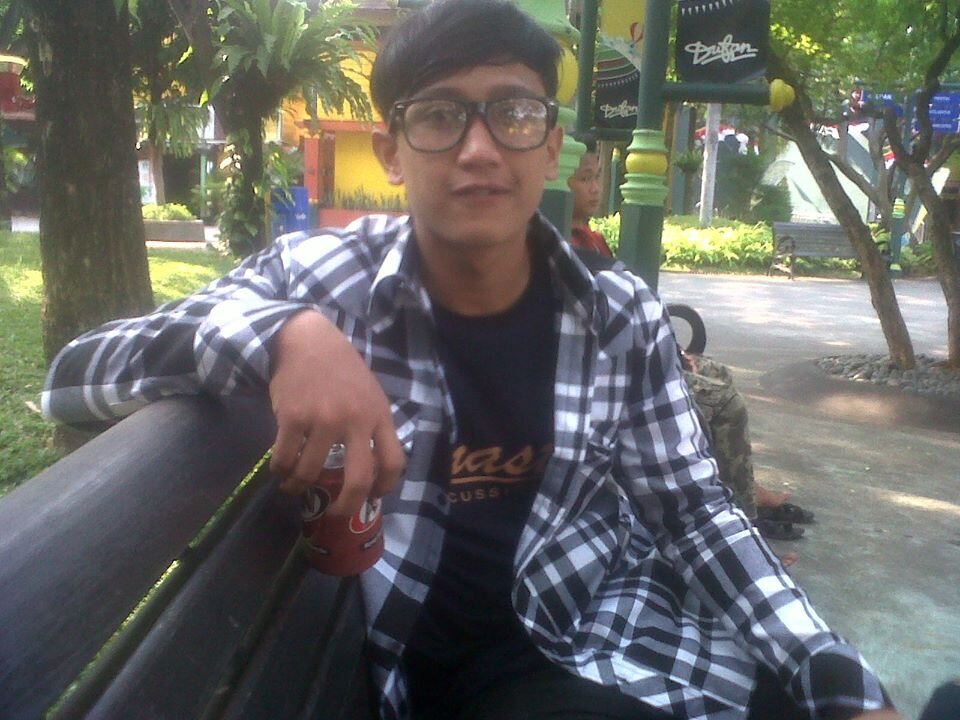 kekasihku tersayang Robiatul Adawiah

i love u.