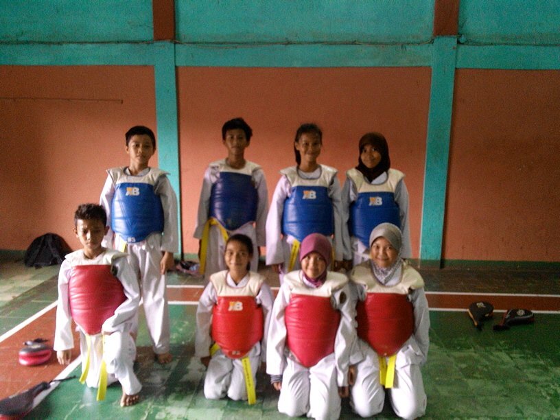 Jhs13~|7.8|Taekwondo|Me? Just Simple,smart,and Handsome =D follback??just mention  pin :  7A604184