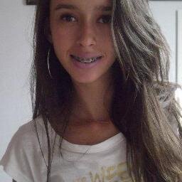 Ame profunda e passionalmente. Você pode se machucar, mas é a única forma de viver o amor completamente.
(Dalai Lama)