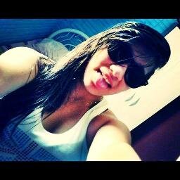 To no comando por que eu posso, bom não vim aqui atoa, vim aqui pra dizer que essa gostosa ae é minha best sem mais e acabo, te amo mula, ♥  / @vemknatih_