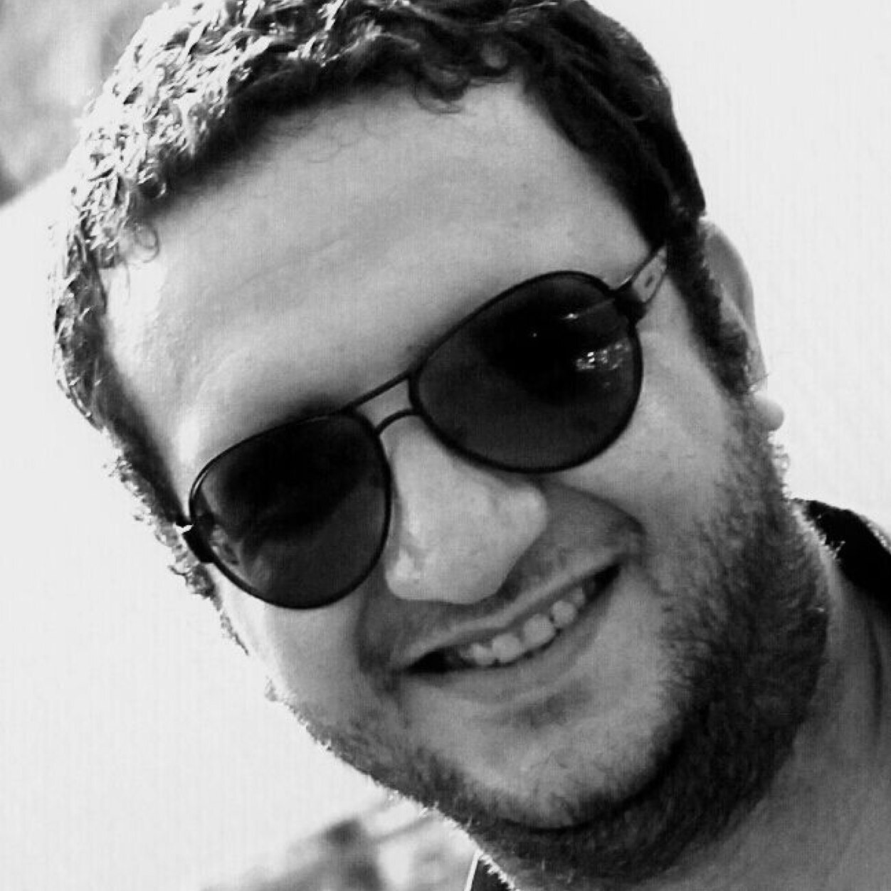 إستغفروا الله الذي خلق الأرض والسماوات العُلا كثيــرا واسألوه الجنة ولا تهجروا القرآن الكريم إن الله كان بكل شيئ عليما
