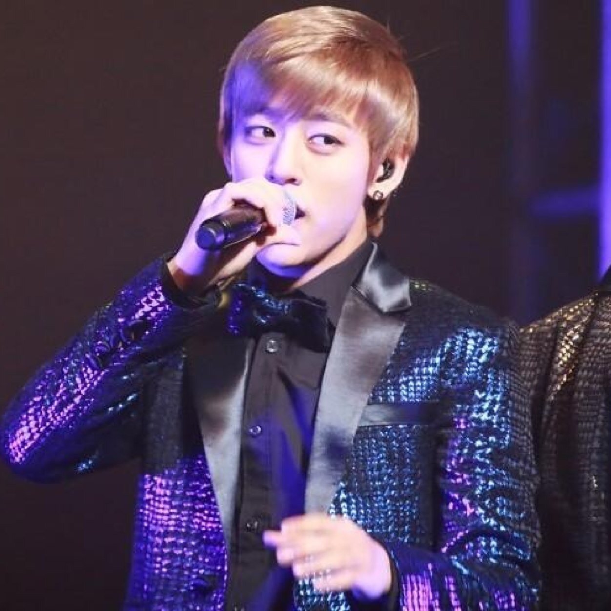 เเดฮยอน น่ารัก กวนตีน บ้าเบาๆ มาคุยกับผมก็ได้นะผมไม่กัดหรอก....มาๆเรามาคุยกันน้ะ @ZELO3BOTHPMF รักป๊ามาก -/-