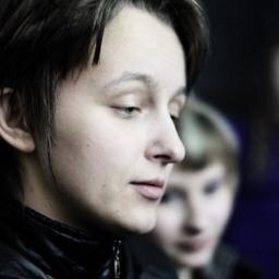 матерюсь, потому что умею.

люблю людей. не взаимно.