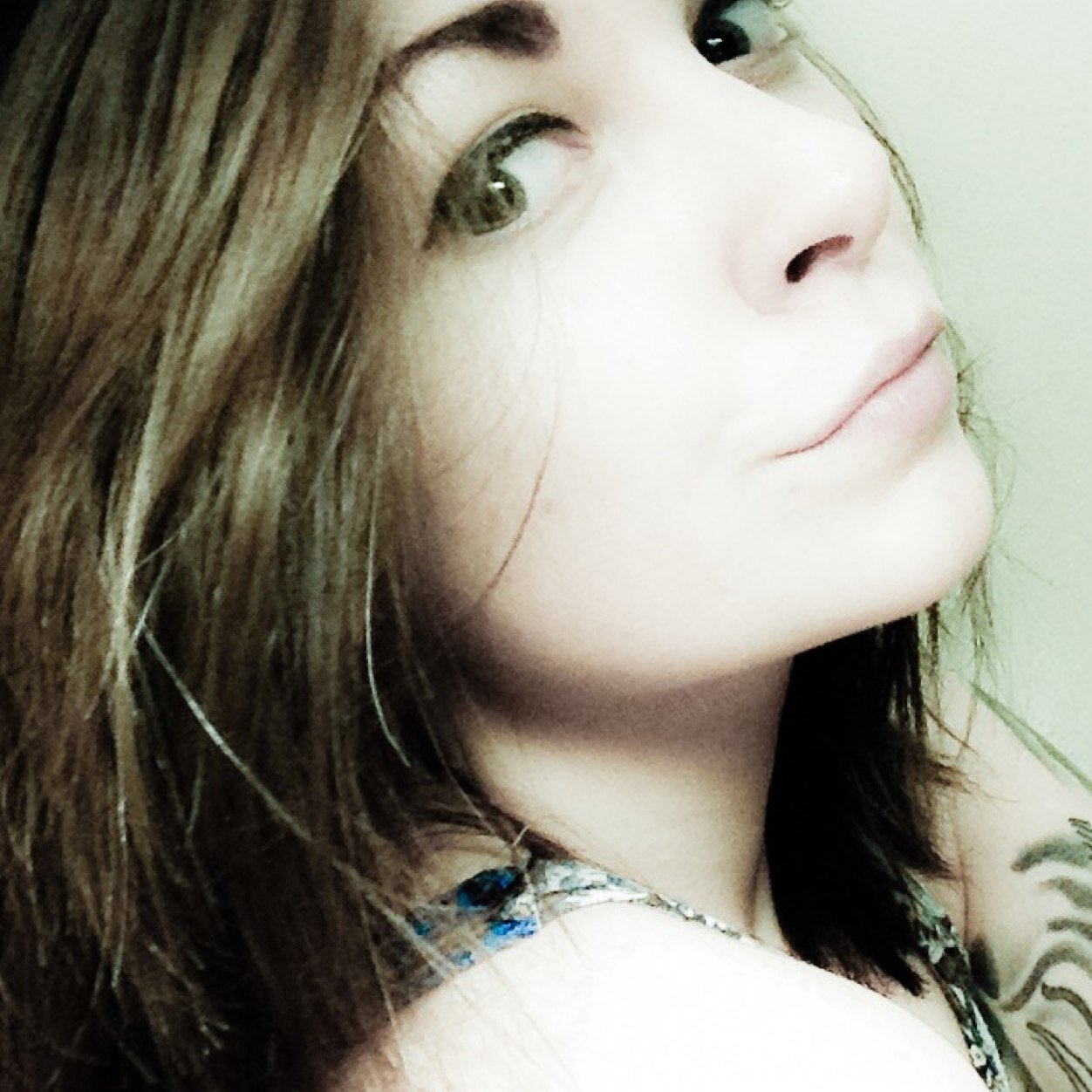 rawrjesscuhh's profile picture. You'll never fully understand. Known for foxes, owls, cats, alice in wonderland, painting and the color red.    instagram: rawrjesscuhh