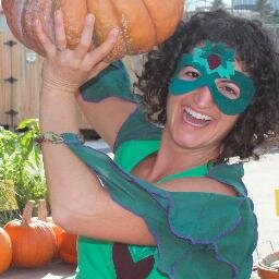 FreshFoodIsFun's profile picture. Fresh food fairy - encouraging good nutrition by making Fresh food fun.  Nutrition education, pedal powered smoothies, fresh popped red popcorn, kale chips!