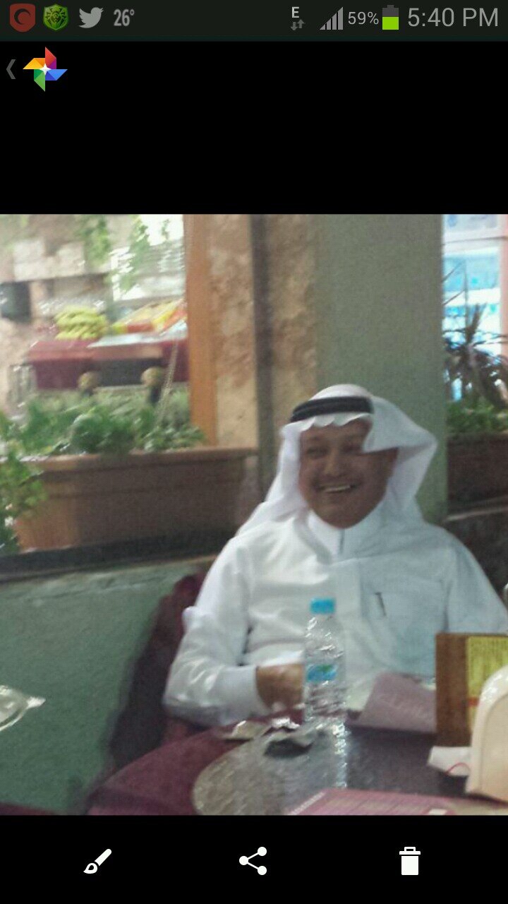 آلفَ حزنَ علمنيَ آن أقومَ من جَديدَ  آلفَ خيَبه علمتنيَ آَن لآ أثقَ بآَحدَ وآلفَ صدَمه علمتنيَ أن آكونَ أقوىَ فهيَ دنيآ لنَ تصفىَ لآحَد .*