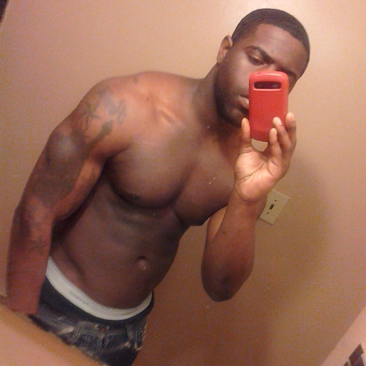 D_h00d631's profile picture. 