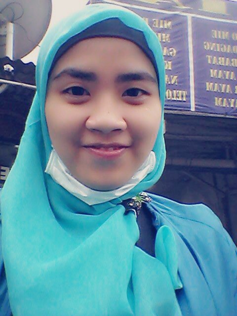 I LOVE ALLAH, MAMA, BAPAK, DIMAAAS DAN DINDAAA 3 #KISSHUGG :* ({})