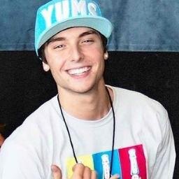 Hiiii i'm Brazilian, and loves One Direction and Emblem3 3 ♥