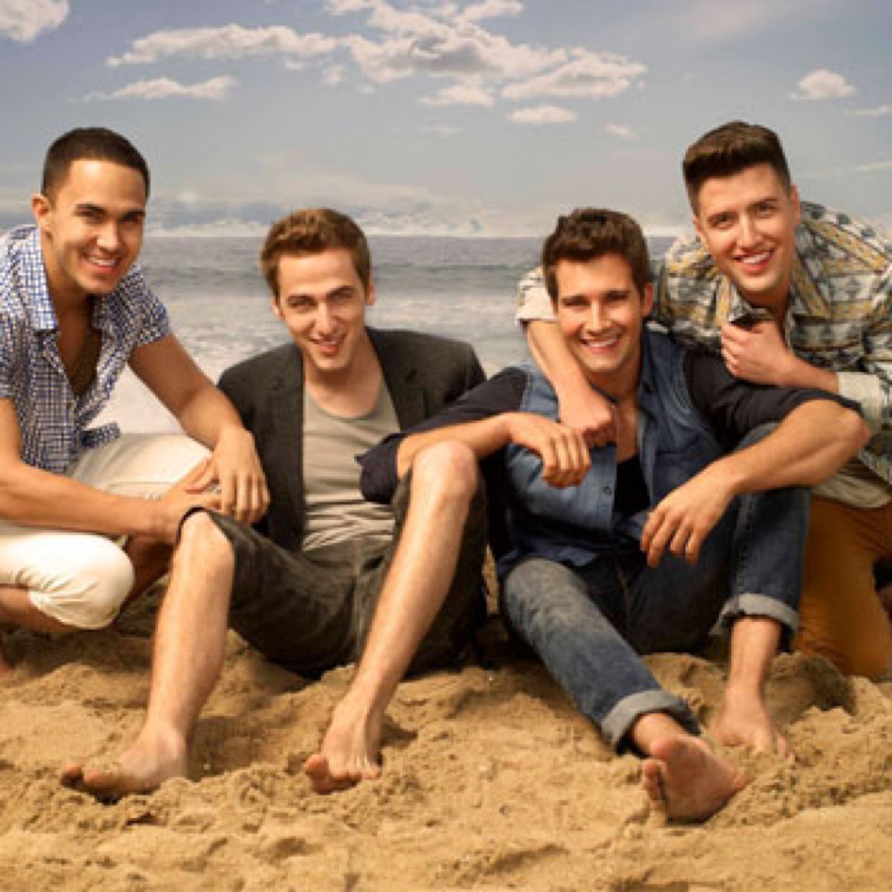 SaraMoreno14_'s profile picture. Mi Vida se resume en 90 min. Mas lo que agregue el albitro
I'm Rusher! @CH14_ @Raul_jimenez9 @miguel_layun @BigTimeRush
#iloveFutbol