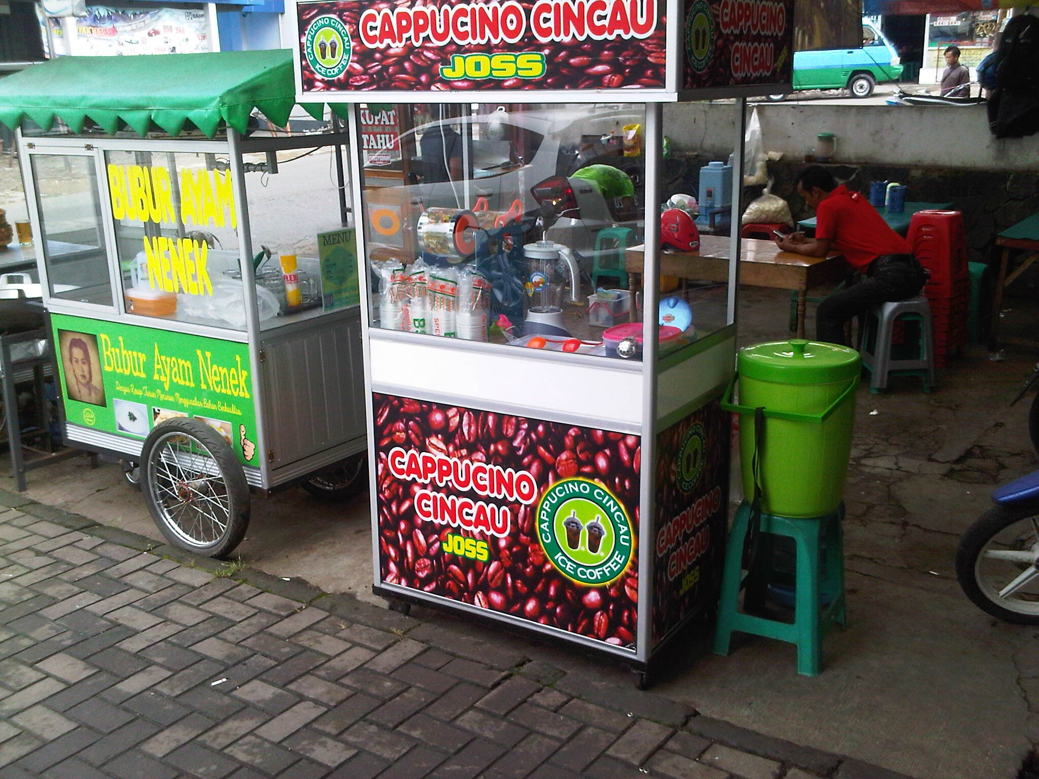 Sekali seruput mau lagi .....
Rasakan serunya menikmati ice cappucino dengan toping cincau serut :)  sms 08170099007 gasop indriana