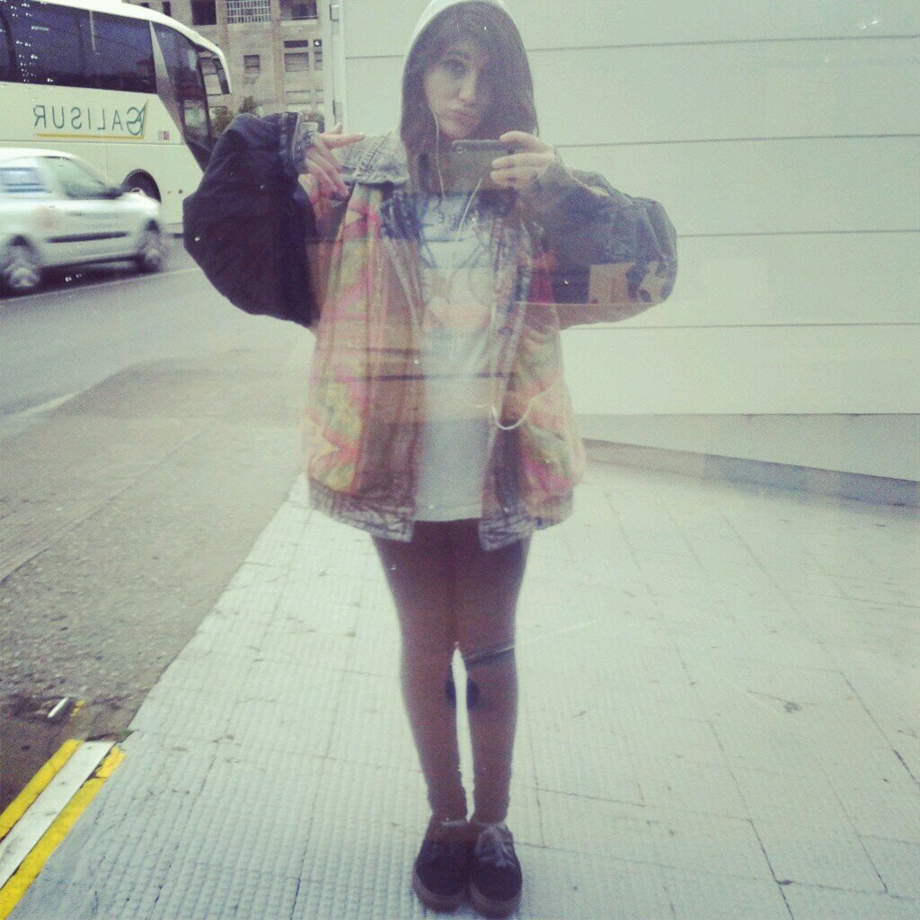 DianaMorenoTurn's profile picture. Me encanta la fotografía, fumar en la terraza bajo las estrellas, la lluvia en su medida justa, escuchar música, vivir cada día de mi vida y me encanta mi geme