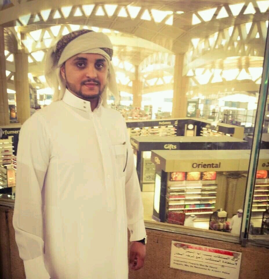 لا تحاول التدقيق في كل شيء ، ربما تفهم خطأ وتخسر الكثير من حولك بسبب تفكيرك فقط ، أحسن الظن بالناس