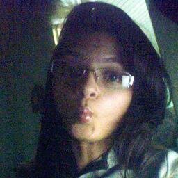Ninguém é tão feio como na identidade, bonito como no Orkut, feliz como no Facebook, simpático como no Twitter e ocupado como no MSN. #fato ;)