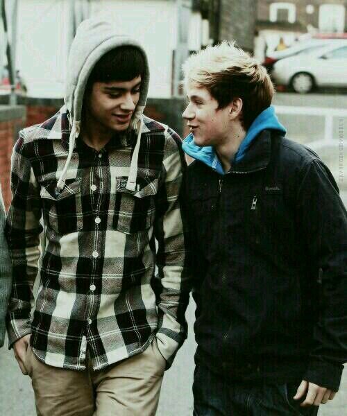 hey bby I just gave u a free follow so it would mean a lot if u could follow @zaynsqt ily :) x