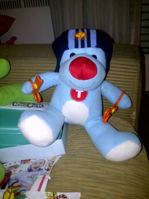 LuiFuentes's profile picture. Yo confieso que prefiero EQUIVOCARME. No me gusta VIVIR imaginando que hubiese PASADO...