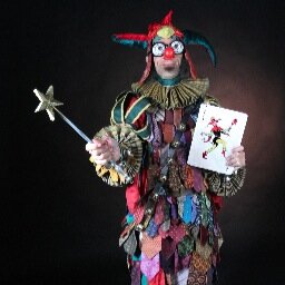 I'm a fool who has performed in 50 countries
and known to do shows lasting 24, 25, 26½, 48 & 53 hrs long.
Some people know me as Rumpel!