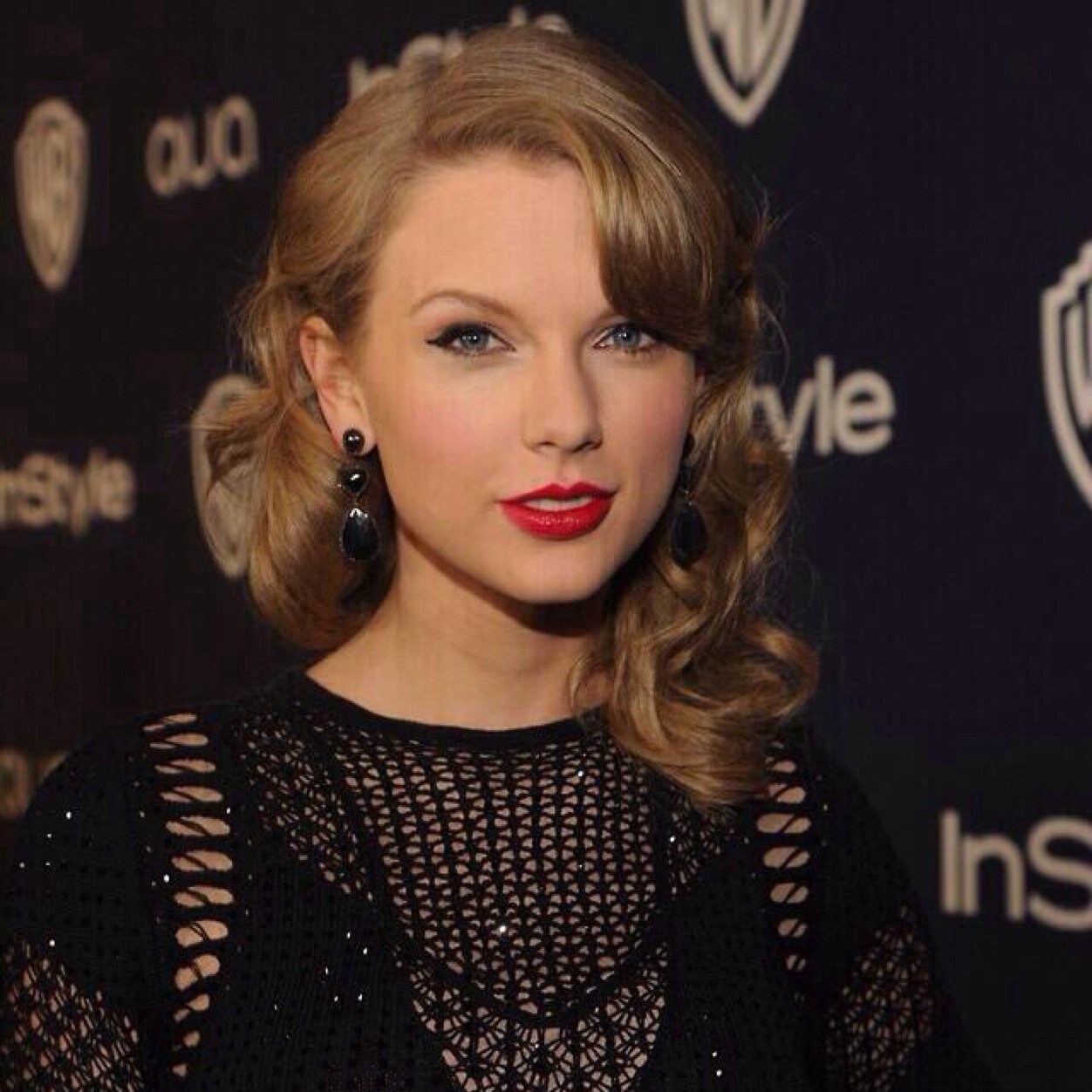 This is a free follow. Please dont follow this account but go follow @T_Swiftie_13 Ask for a followback :) Thank you!! ♡