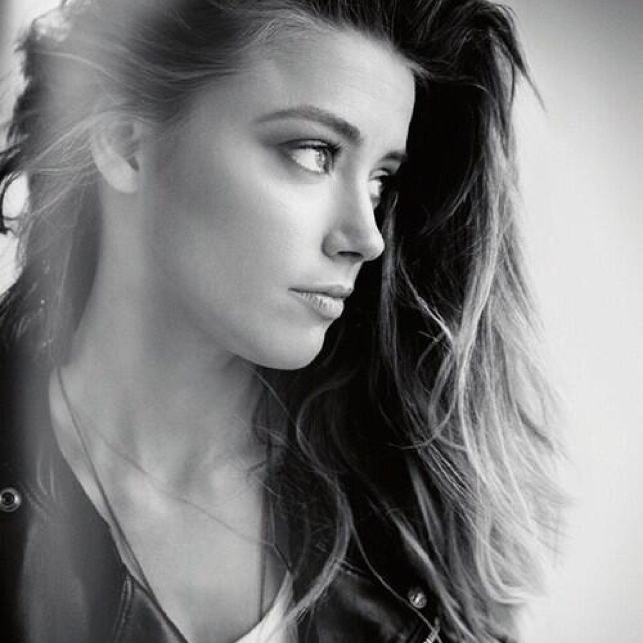 MadhatterAnnie's profile picture. They call me crazy, I guess you can say I'm the madhatter of Panem.