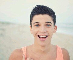 *Vans* Sueño con tu sonrisa. Si puedes ganar, no elijas empatar.