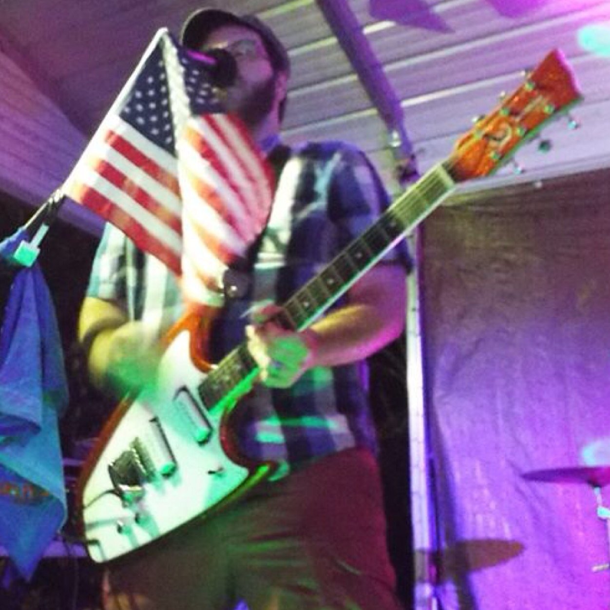 I'm a guitar and comedy nerd in Southern Maryland, I play in the cover band Don't Call Me Shirley and just love everything about guitar.