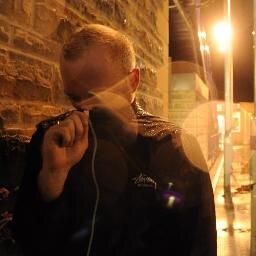 music maker, record player and lower league football enthusiast - http://t.co/Ho1LCXYPtC