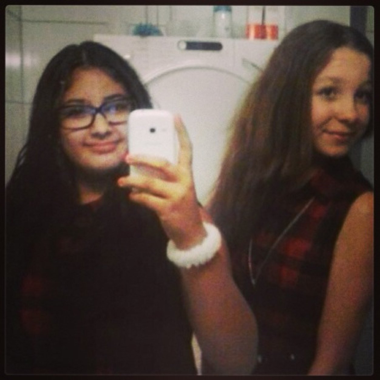 Laura-12 y/o-directioner-surfen&hiphop-single- insta: milauchrella_x - snap: yololaura - app? Vraag maar ❤️